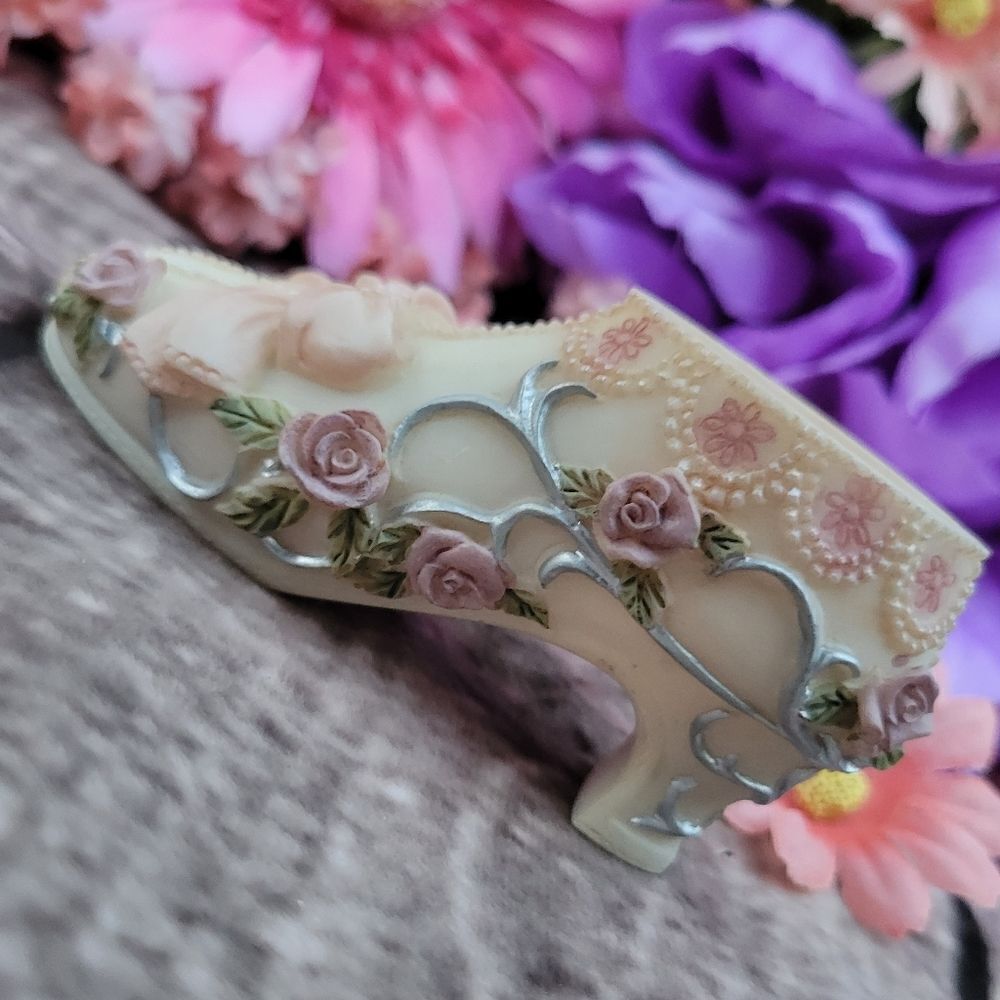 Vintage Porcelain Heeled Shoe‎
